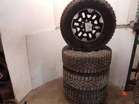 560-14049 Set Of Four 18x9 Inch Wheels With Goodyear Tires From 2023 Hummer Ev 11274427
