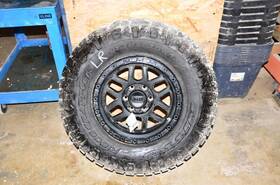 560.gm8m09 2005-2019 Sierra Silverado Kmc Km544 Mesa 17x9 Wheels And Tires 906829 560.gm8m09 2005-2019 Sierra Silverado Kmc Km544 Mesa 17x9 Wheels And Tires 906829