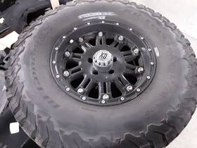 585.ch9213 Jeep Jk Wrangler 17x9 Xd Wheels W 35x12.50r17 Bf Goodrich Ko2 Tires 2007-2017