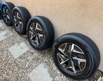 2023 Factory Kia Sorento Hybrid Wheel/rims (X4) And Nexen Roadian Gtx 235/65R17. Fixed Price $1650.00.